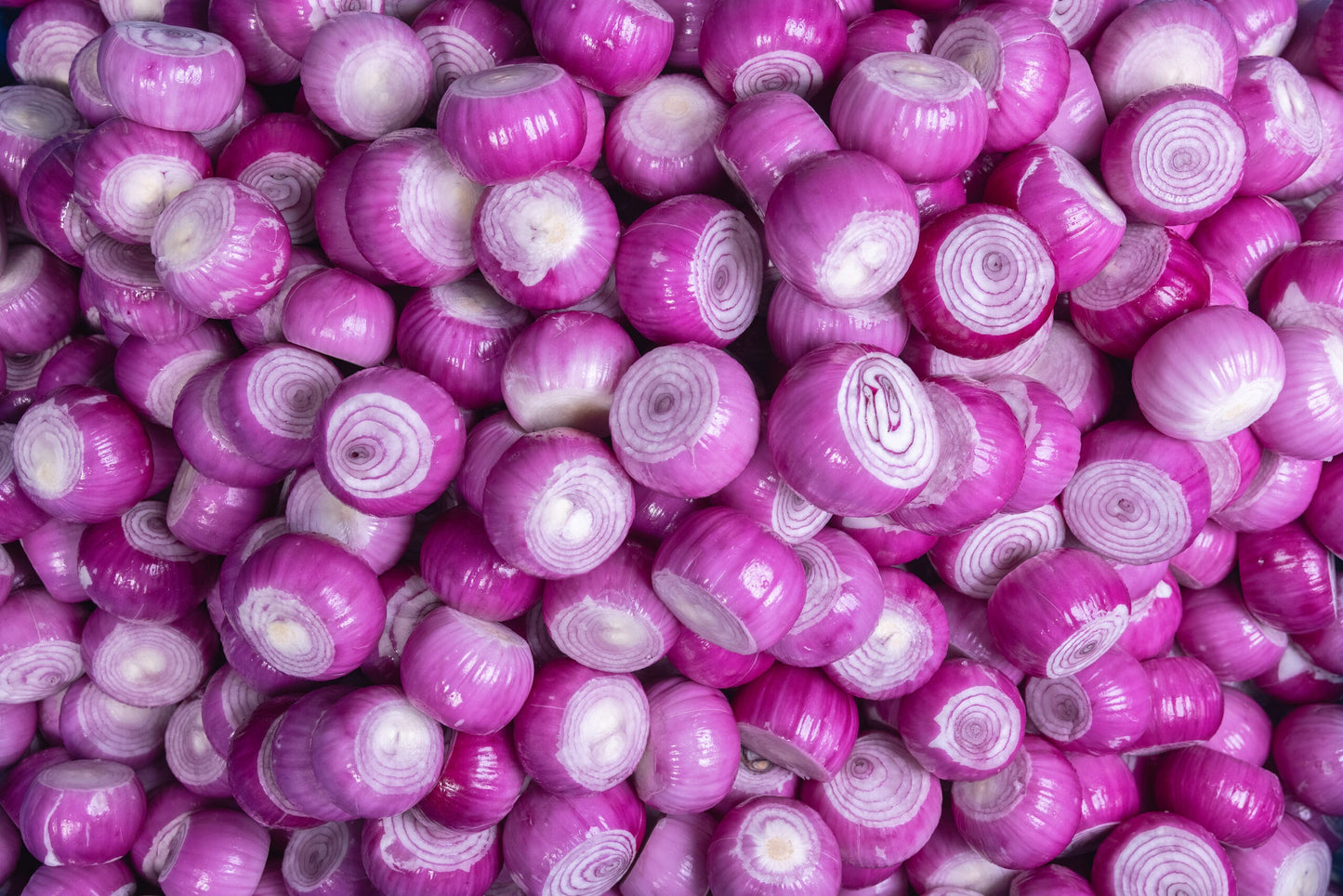 તાજી લાલ ડુંગળી